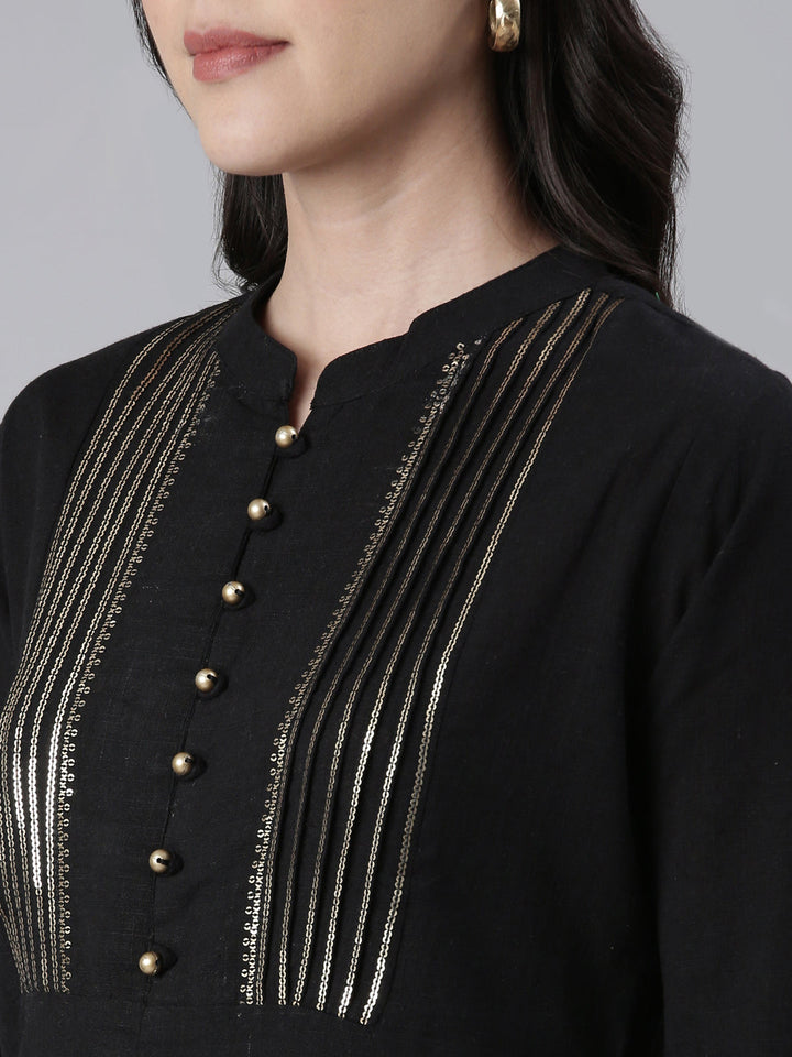 Neerus Black cotton solid straight kurta - detail view 1
