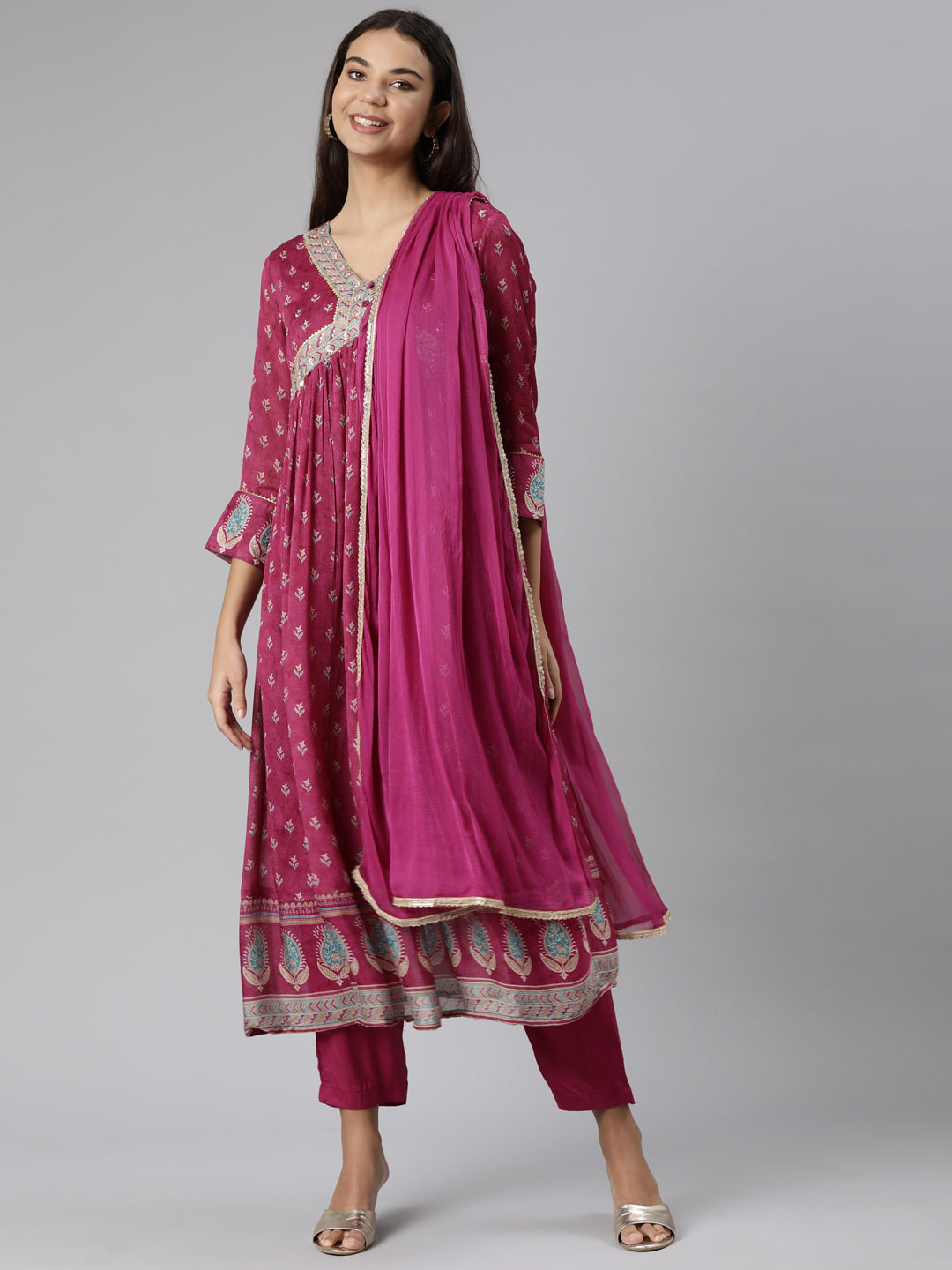 Neerus Pink crepe printed suit set - front view