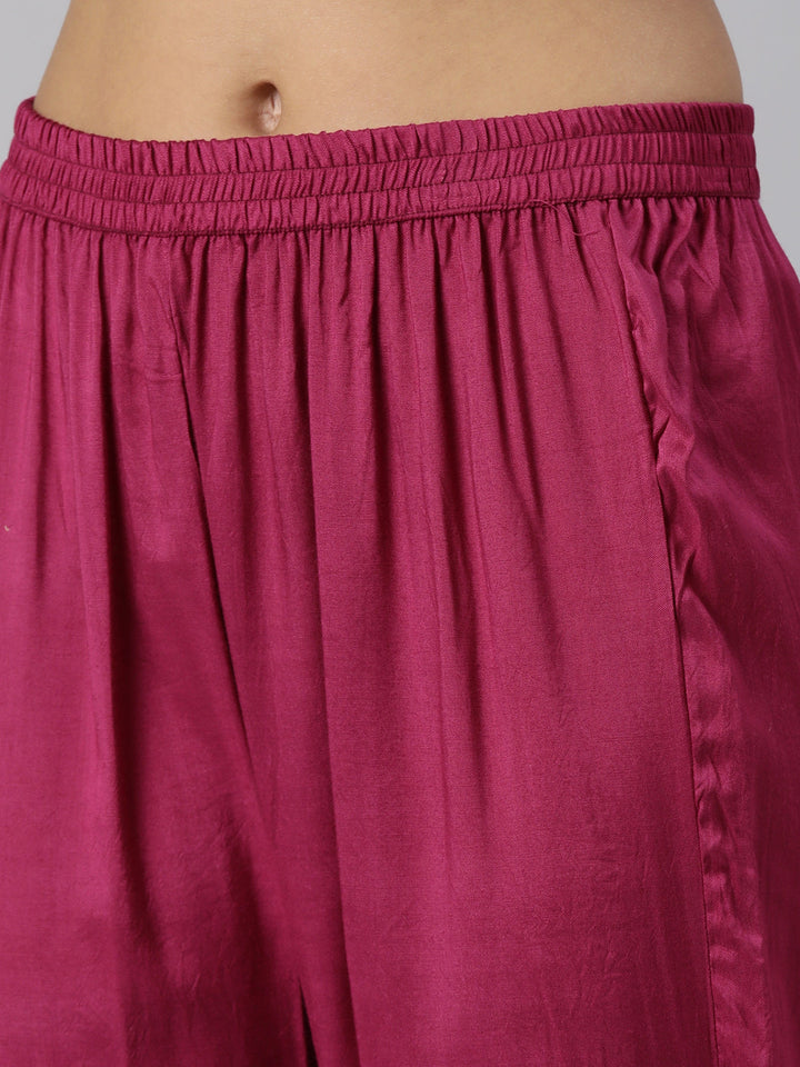Neerus Pink crepe printed suit set - detail view 3