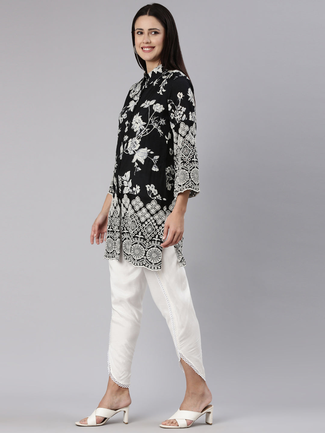 Neerus Black muslin printed kurta set - back view