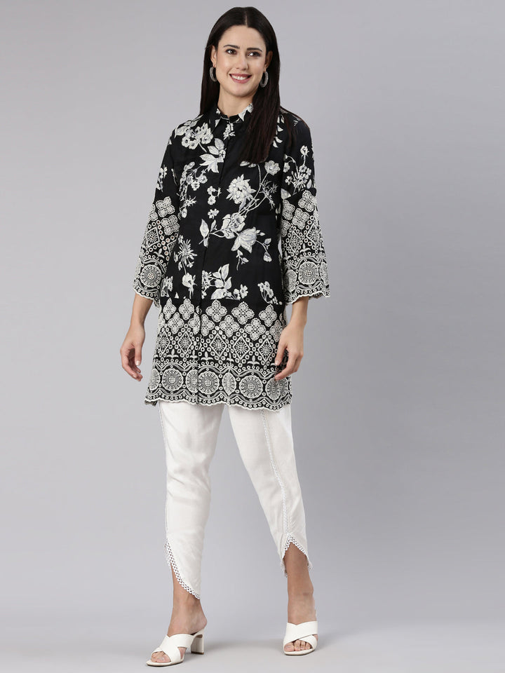 Neerus Black muslin printed kurta set - detail view 2