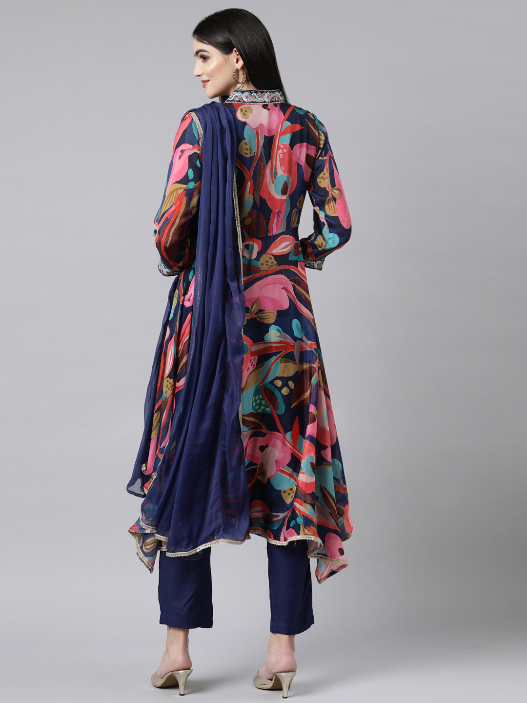 Neerus Multi crepe printed high-low suit set - side view