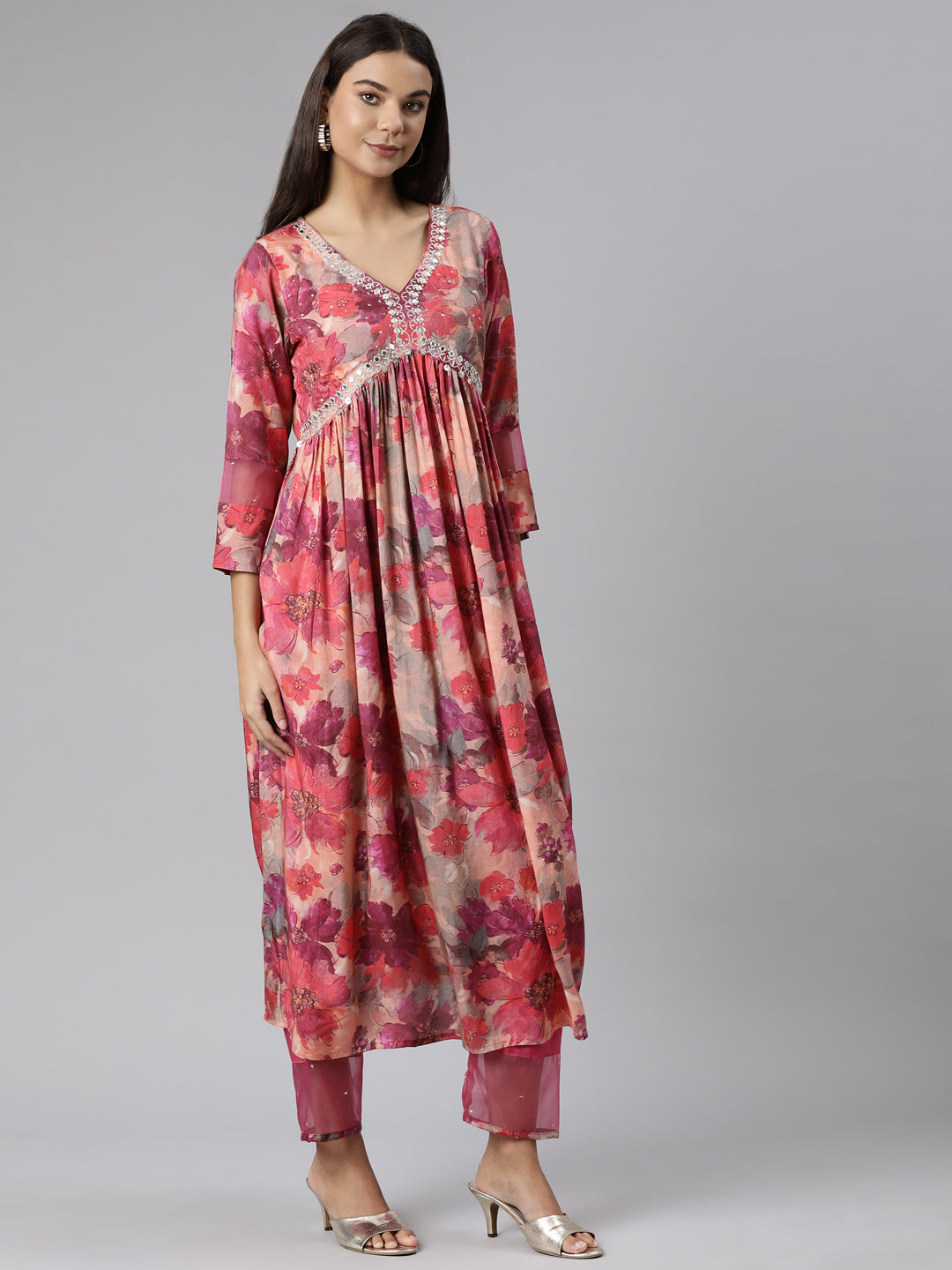 Neerus Pink muslin printed suit set - back view