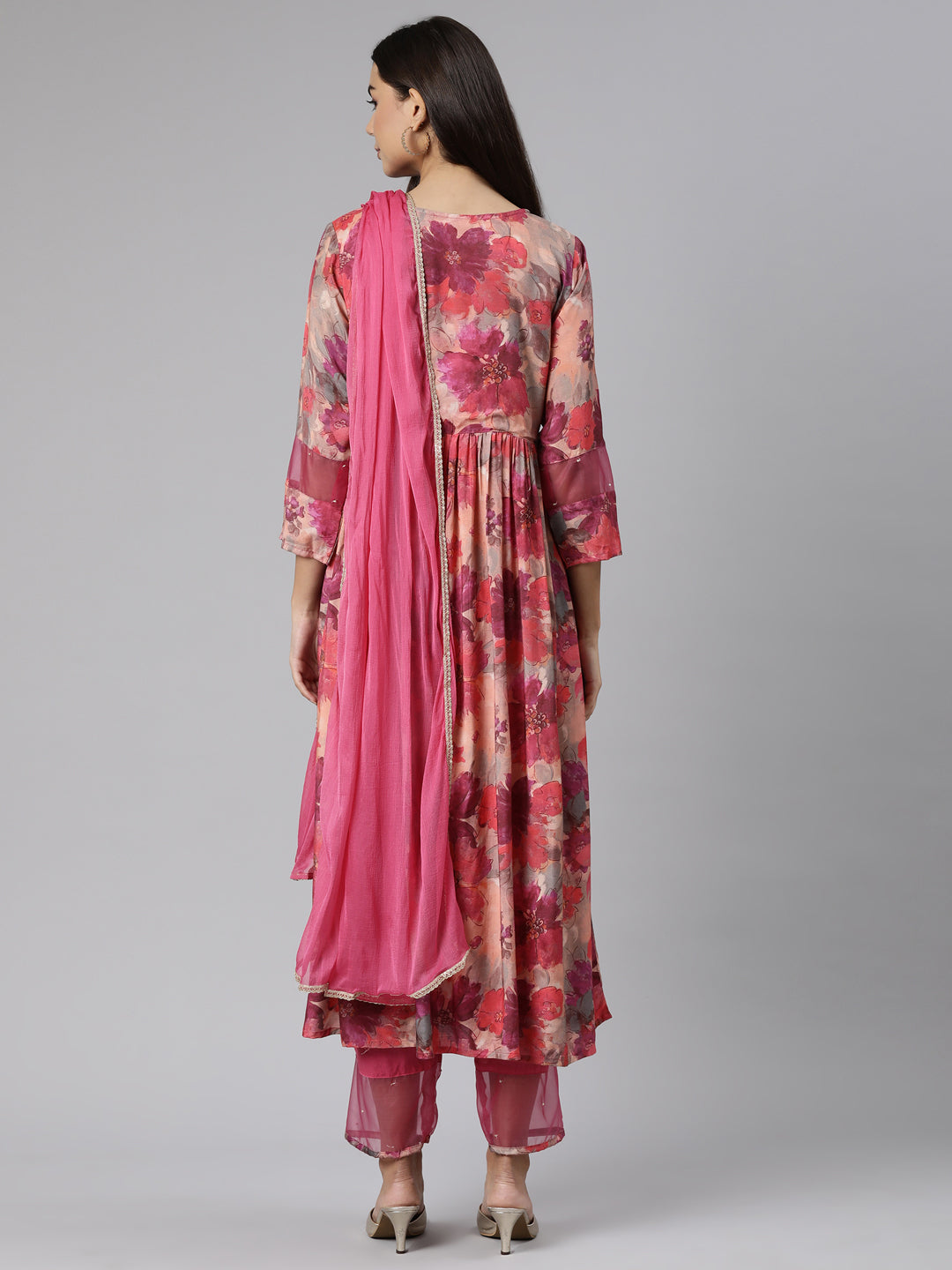 Neerus Pink muslin printed suit set - side view