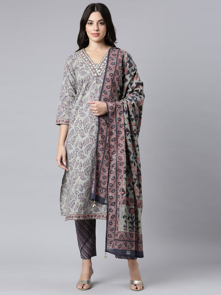Neerus Grey cotton printed suit set - front view