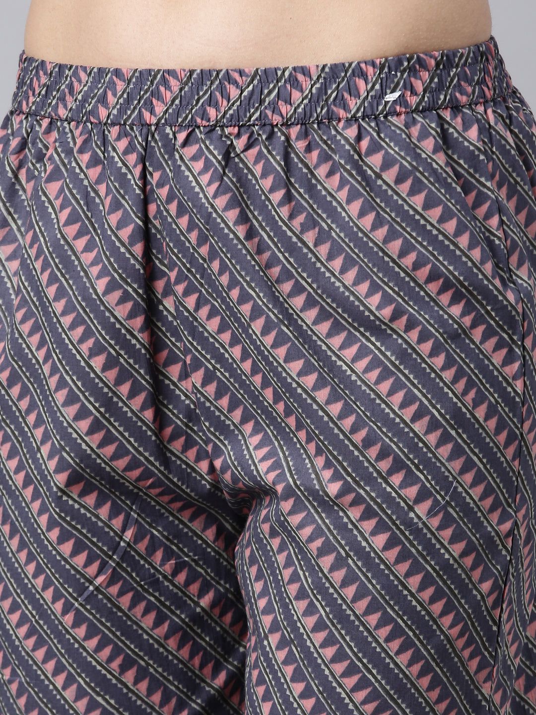 Neerus Grey cotton printed suit set - detail view 3