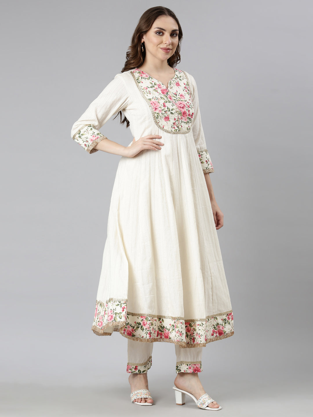 Neerus Beige flared solid suit set - back view