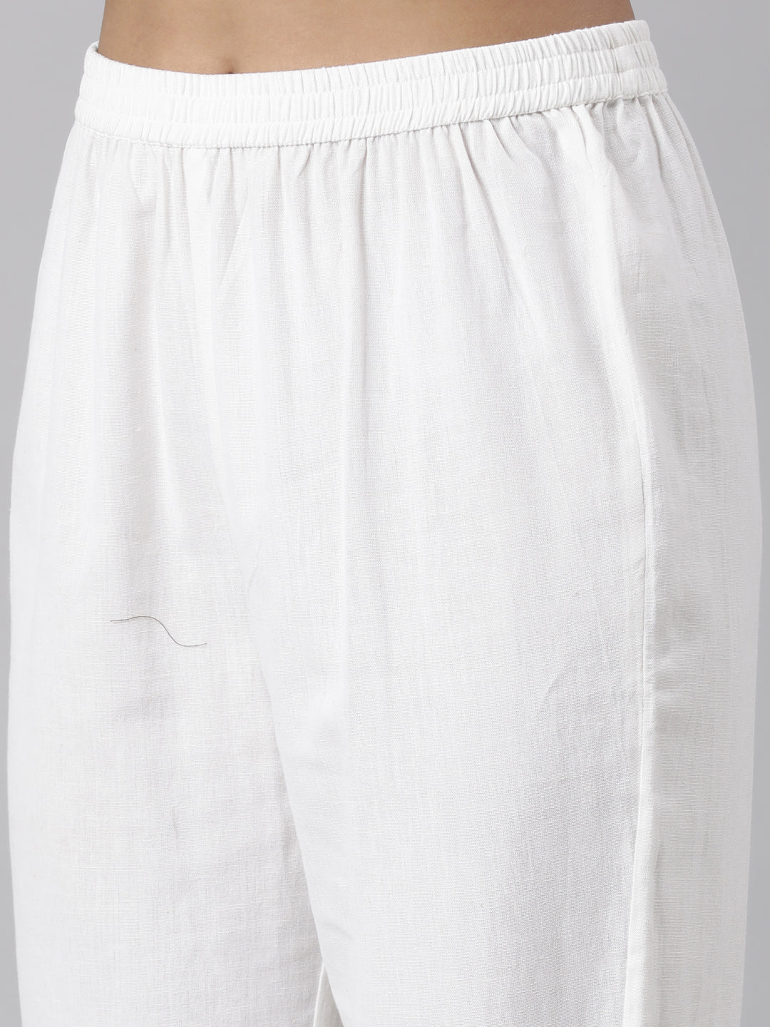 Neerus White cotton printed suit set - detail view 4