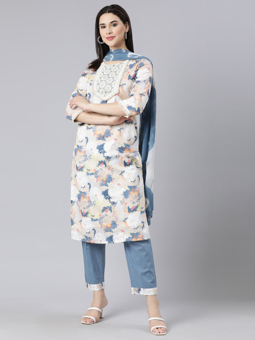 Neerus Multi printed panelled straight suit set - detail view 3