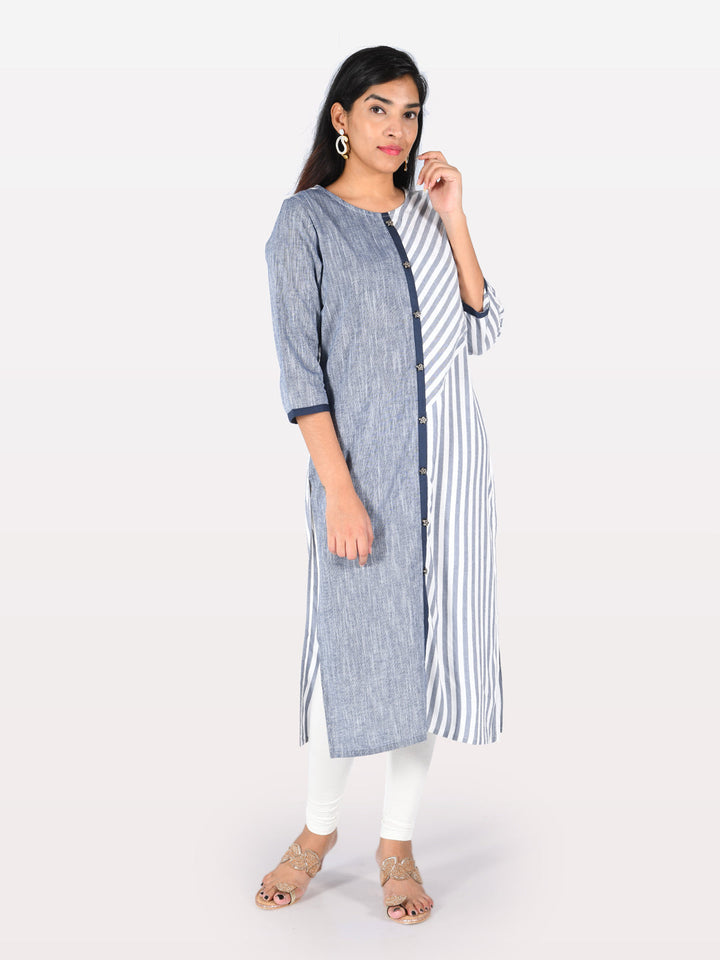 Neerus Grey rayon printed straight kurta - detail view 4