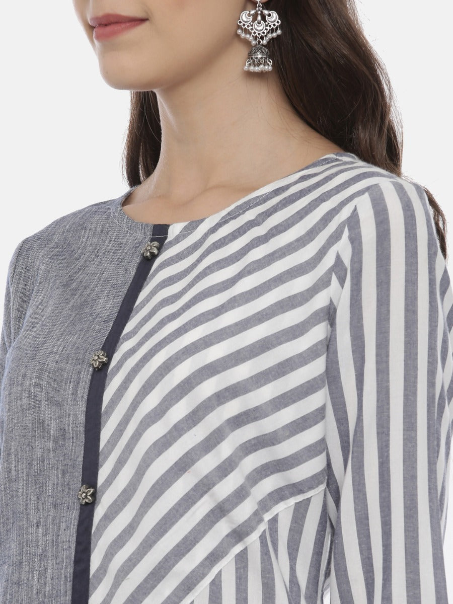 Neerus Grey rayon printed straight kurta - back view