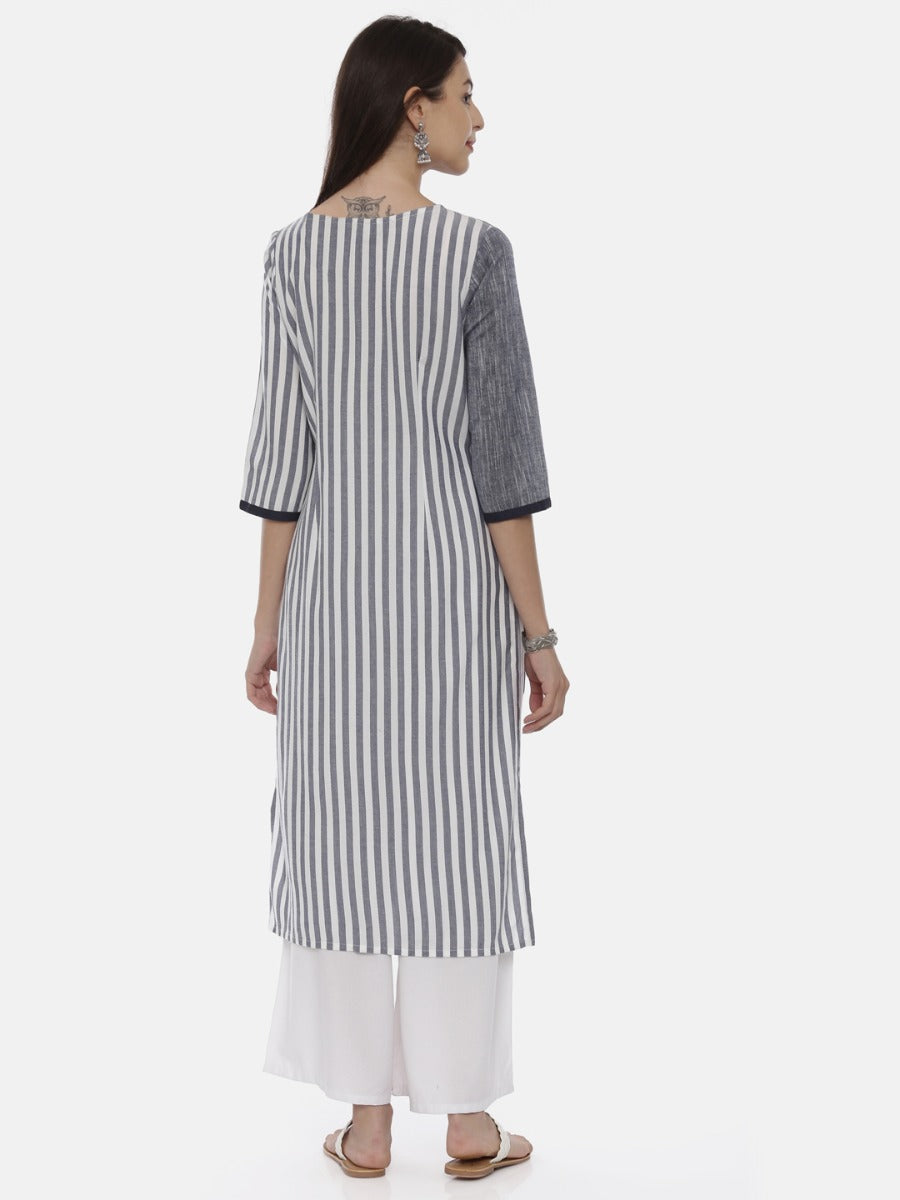 Neerus Grey rayon printed straight kurta - detail view 2