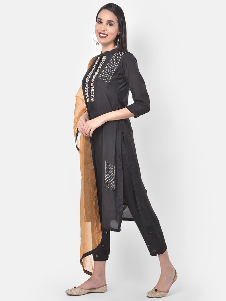 Neerus Black embellished suit set - side view