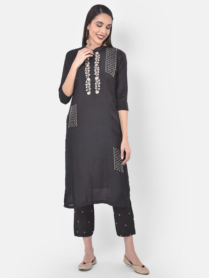 Neerus Black embellished suit set - detail view 5