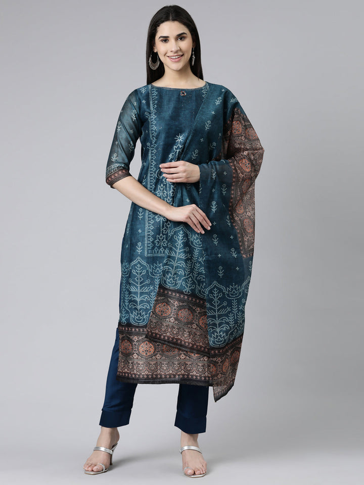 Neerus Green Silk Chiffon Printed Kurta Set - front view