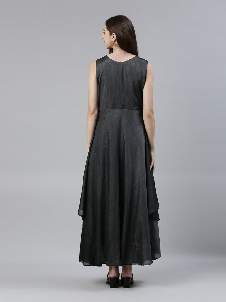 Neerus Crepe thread embroidered panelled A-Line kurta - detail view 2