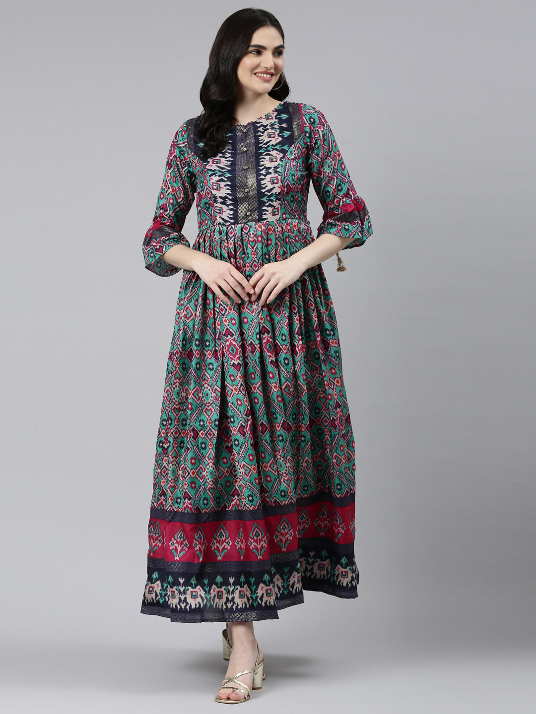 Neerus Green printed straight dress - detail view 2