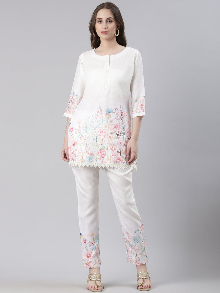 Neerus White Casual Printed Kurti with Trousers