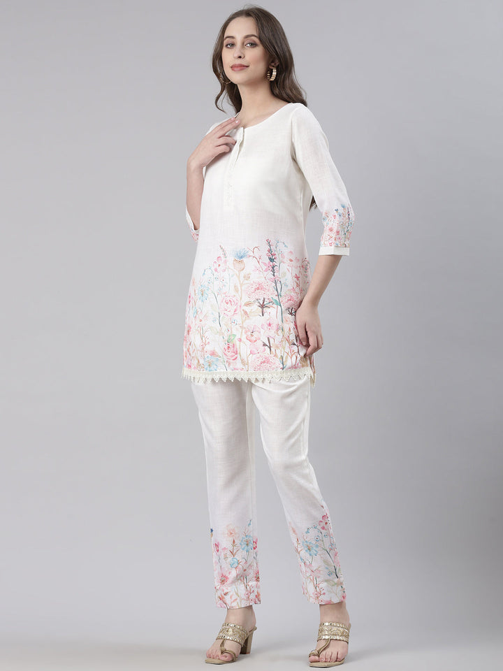 Neerus White Casual Printed Kurti with Trousers