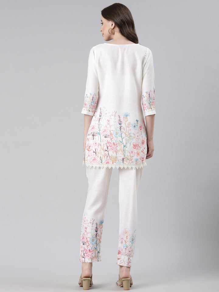 Neerus White Casual Printed Kurti with Trousers