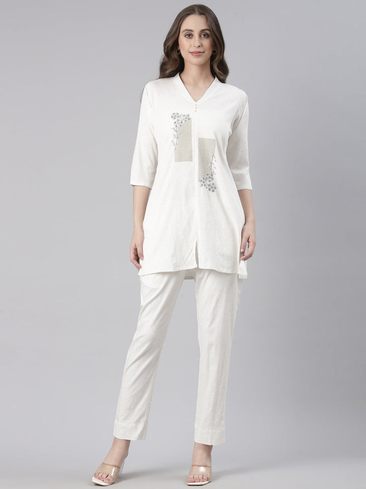 Neerus White Casual Solid Kurti with Trousers