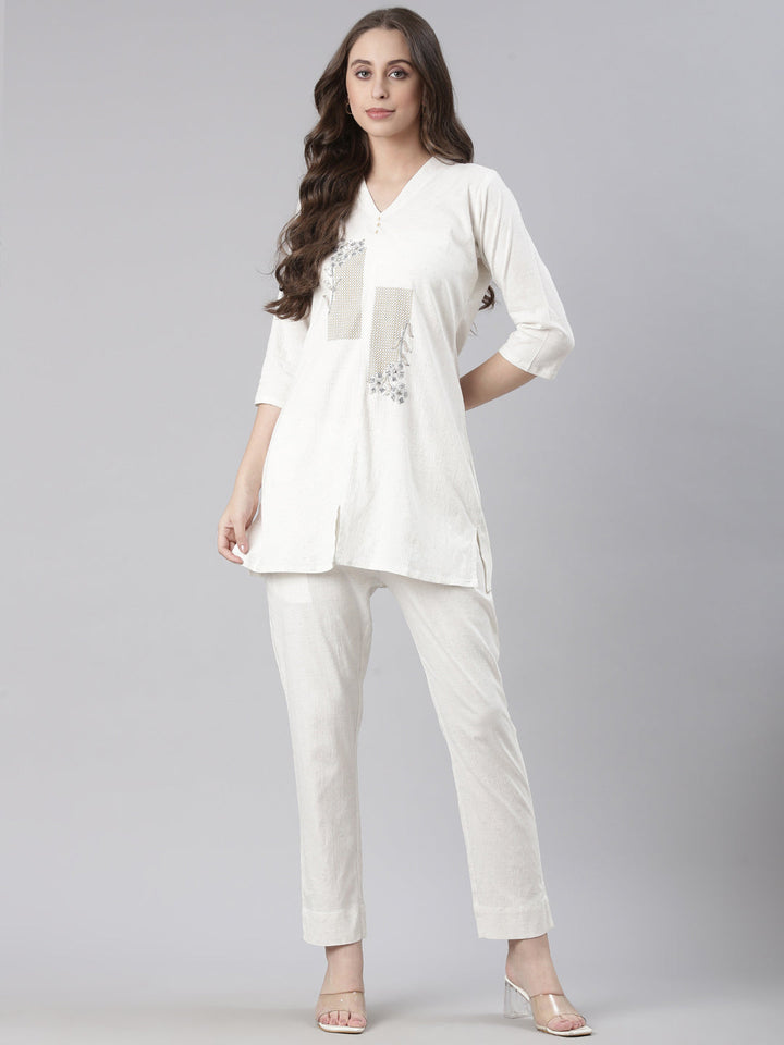 Neerus White Casual Solid Kurti with Trousers