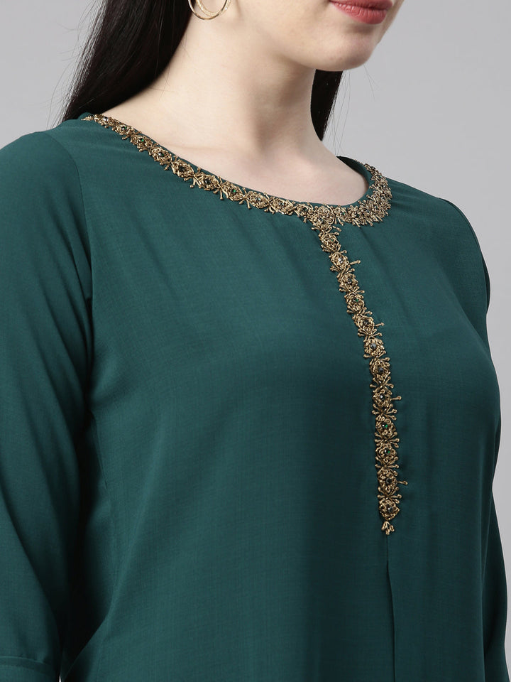 Neerus Green slub cotton printed kurti - detail view 5