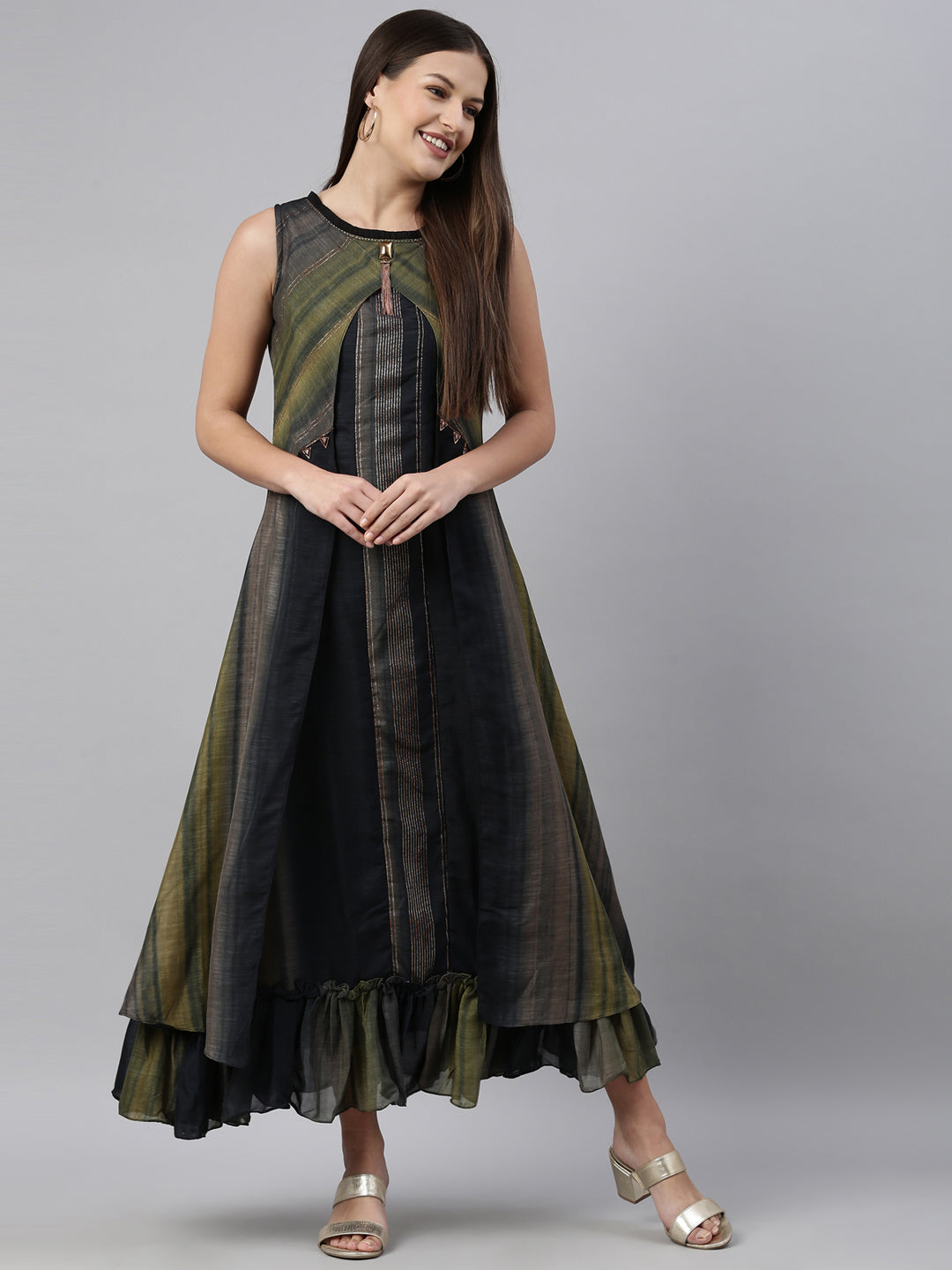 Neerus Grey silk solid kurta - detail view 3