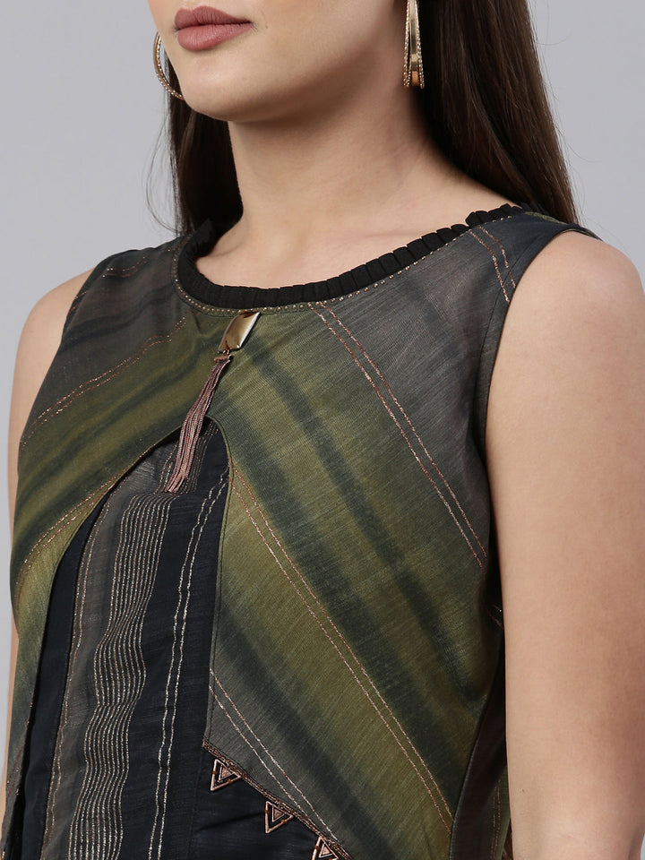 Neerus Grey silk solid kurta - detail view 5