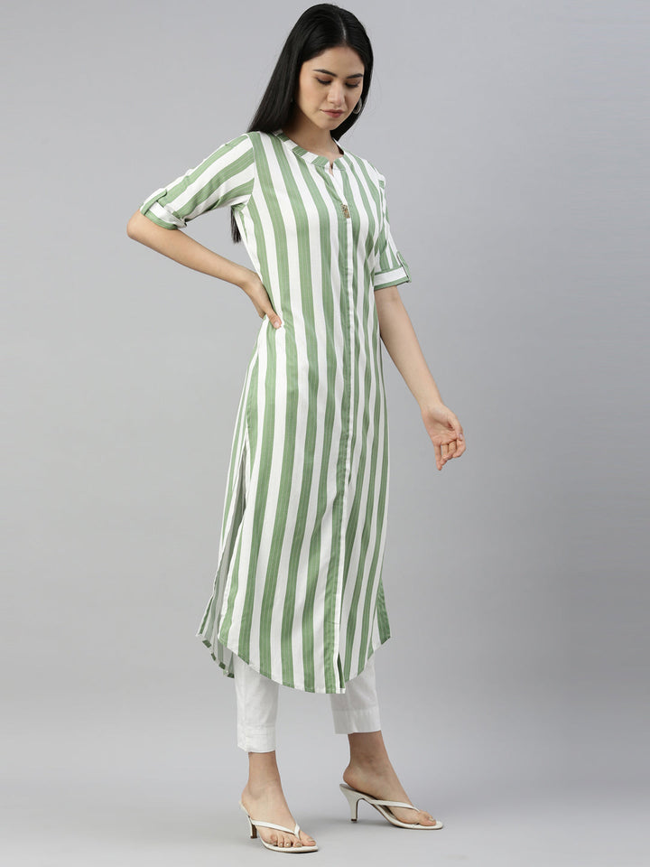 Neerus Green viscose rayon solid kurti - side view