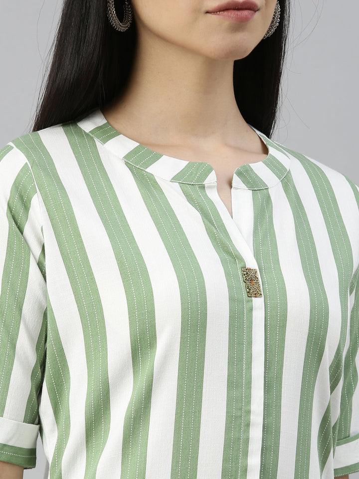 Neerus Green viscose rayon solid kurti - detail view 4