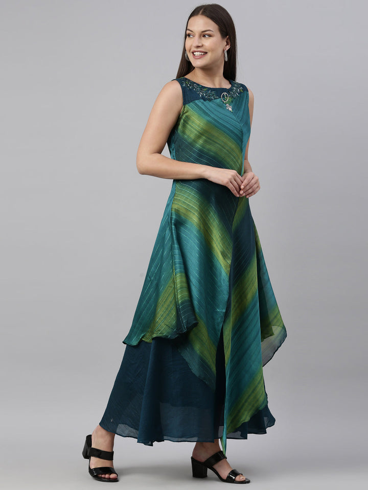 Neerus Blue silk solid kurta by Neerus - detail view 1