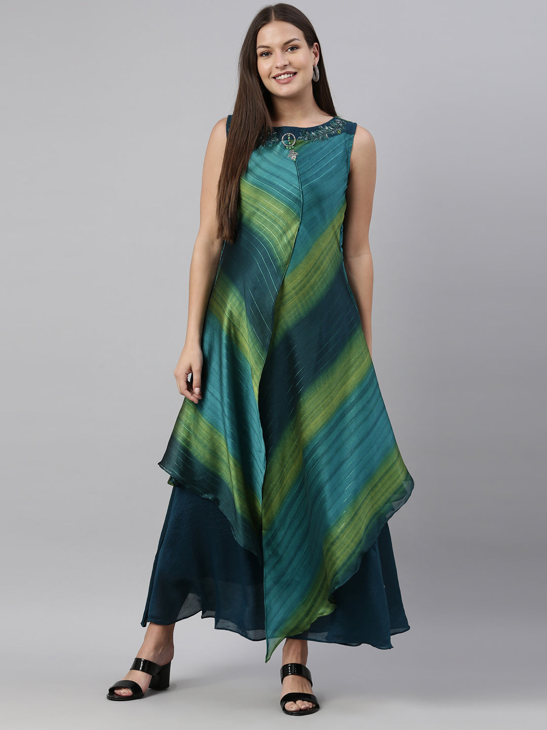 Neerus Blue silk solid kurta by Neerus - detail view 3