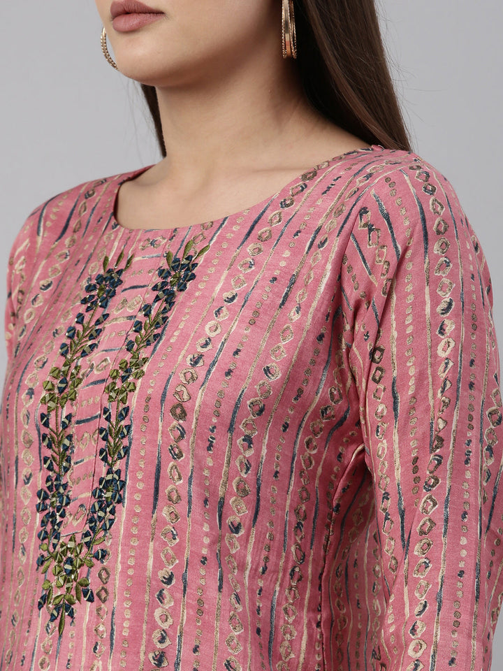 Neerus Pink georgette straight kurta - detail view 5