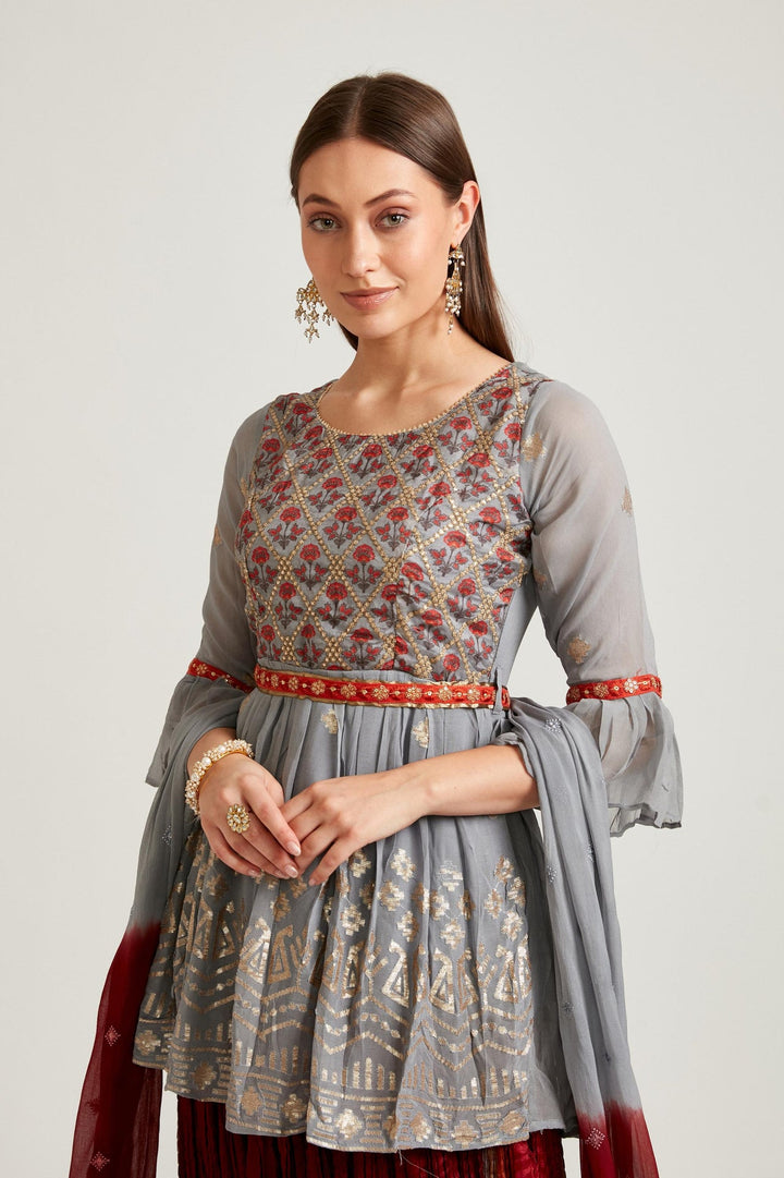 Neerus Grey Georgette Straight Kurta Set - detail view 6