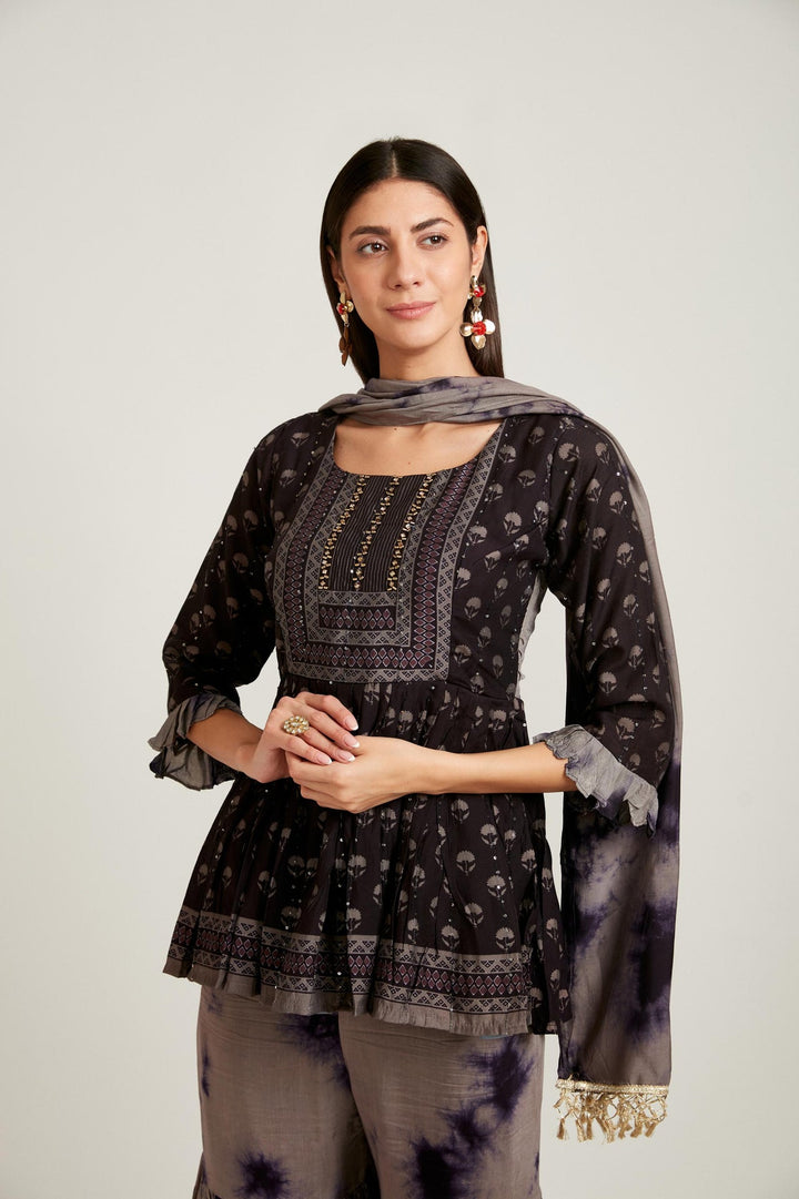 Neerus Black jute cotton printed kurta set - back view