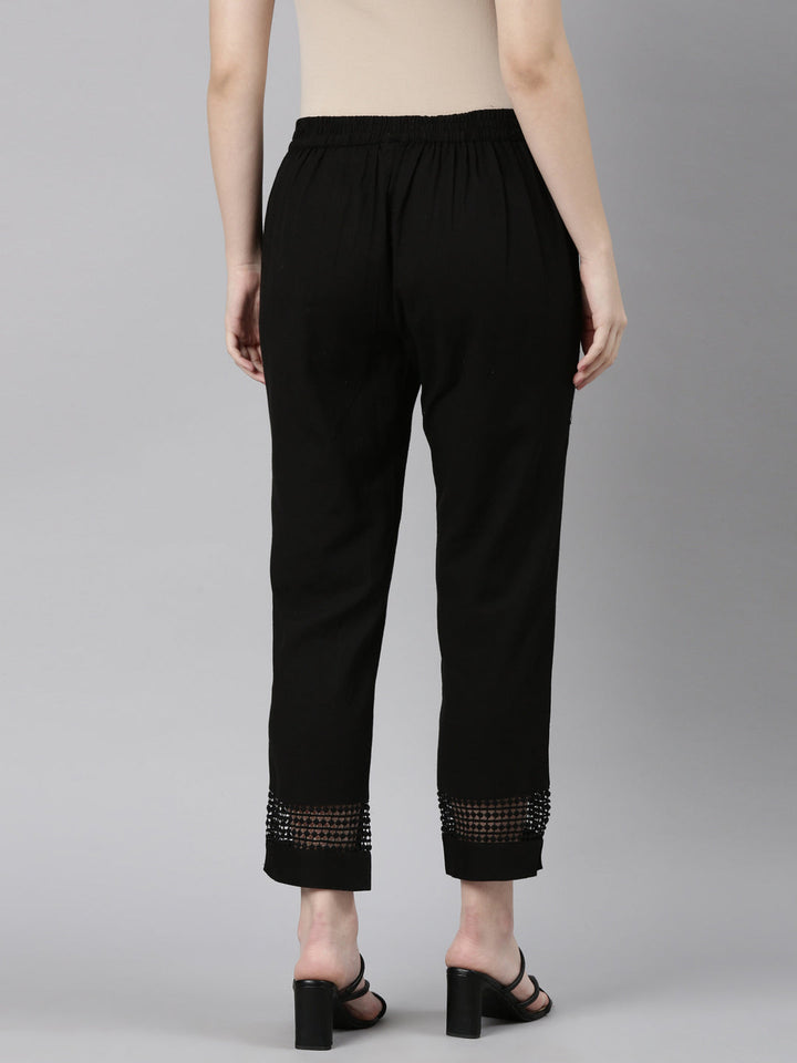 Neerus Black solid straight pant - detail view 1