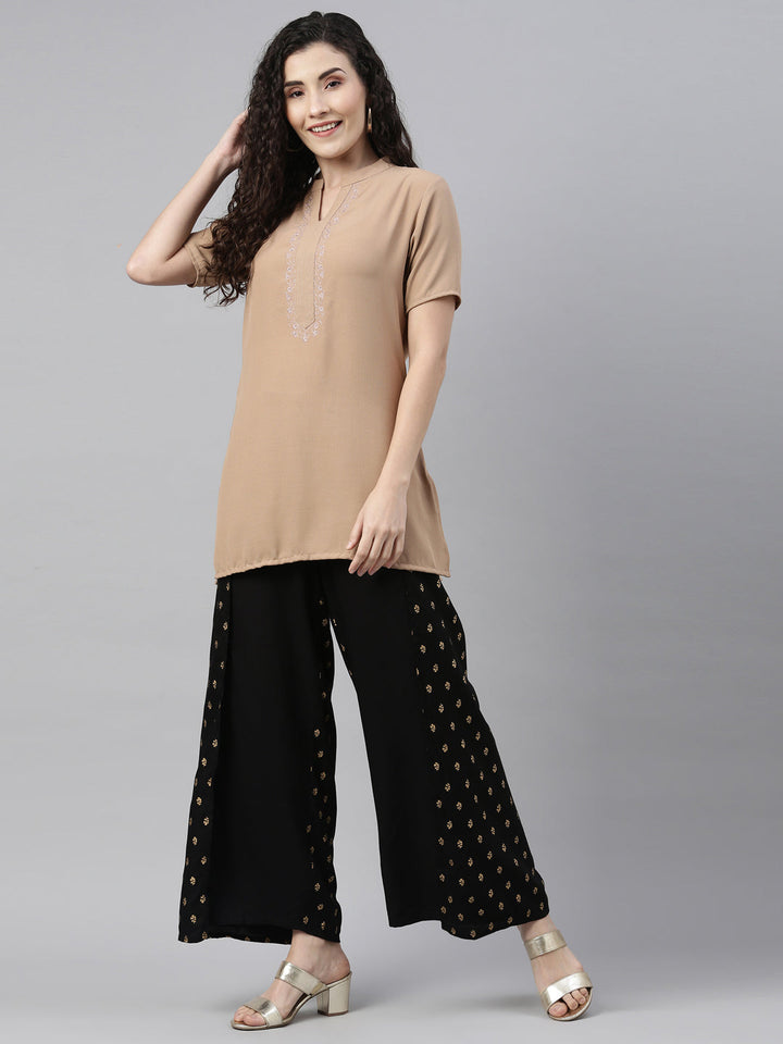 Neerus Black rayon solid palazzo bottom - front view