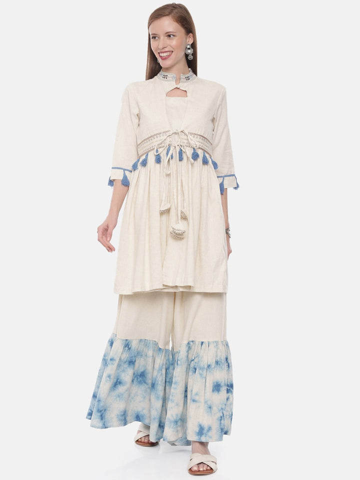 Neerus White embellished flared kurta - detail view 3