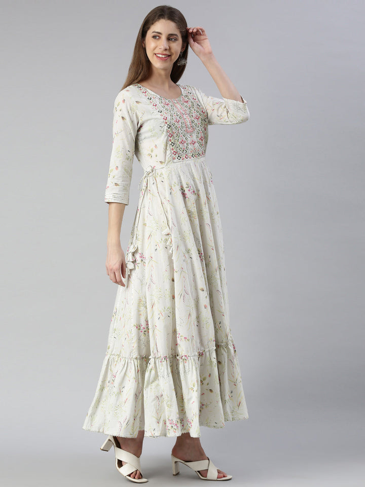Neerus White printed maxi dress - side view