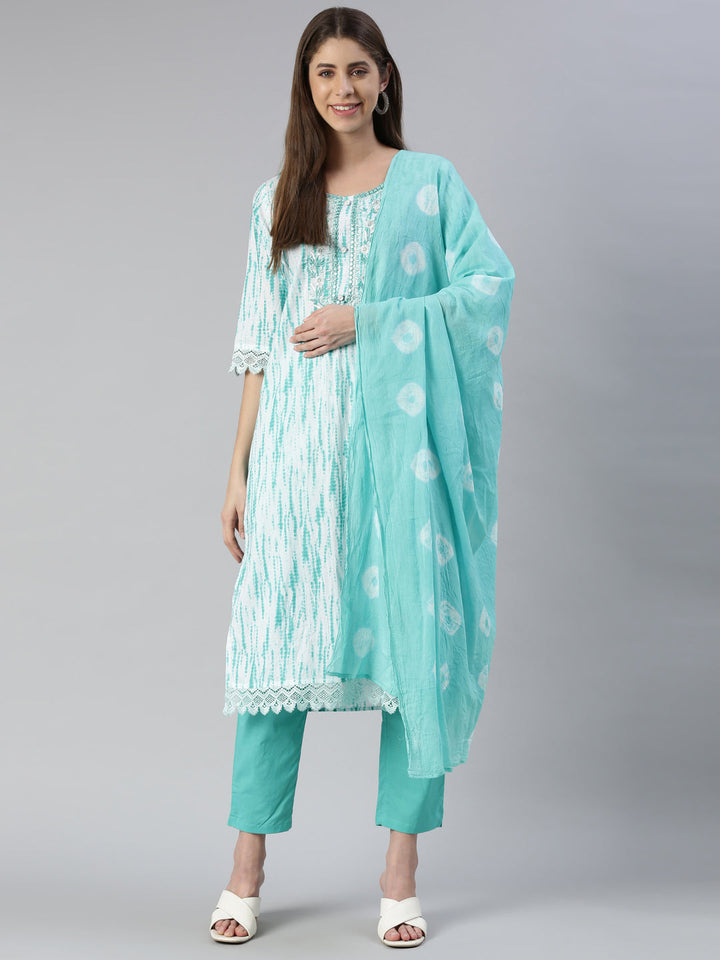 Neerus Green solid straight kurta set with trouser and dupatta - detail view 2