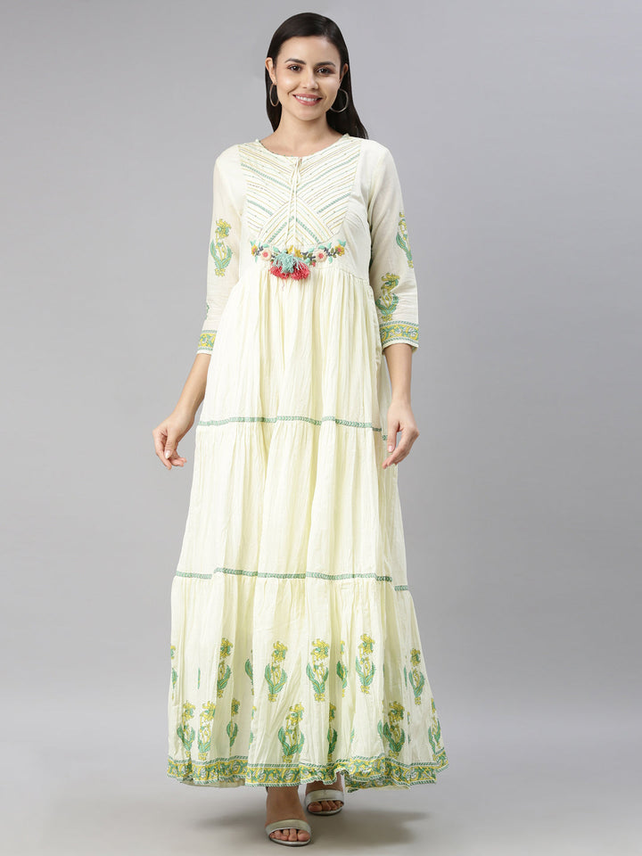 Neerus Green thread embroidered floral anarkali kurta - front view