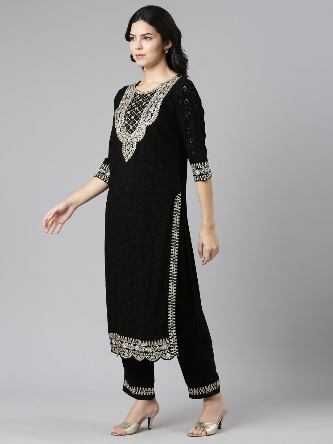 Neerus Black solid straight suit set - back view