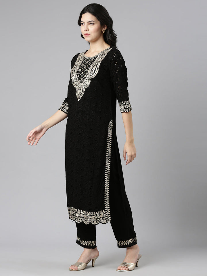 Neerus Black solid straight suit set - back view