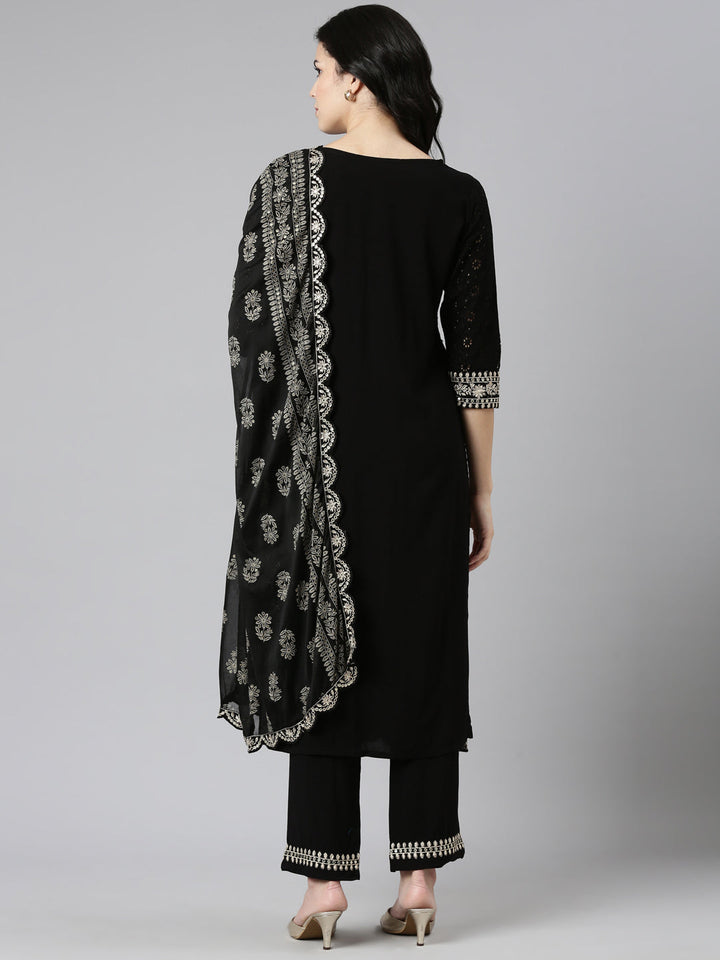 Neerus Black solid straight suit set - side view