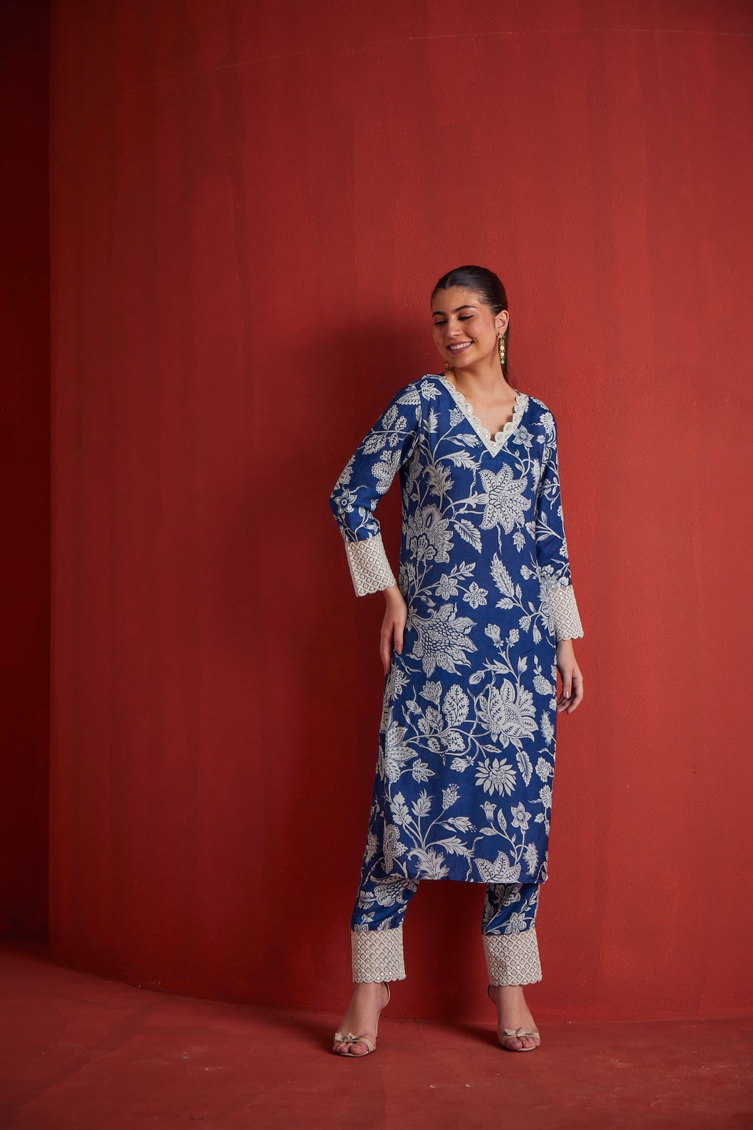 Neerus Blue cotton printed kurta set - detail view 2