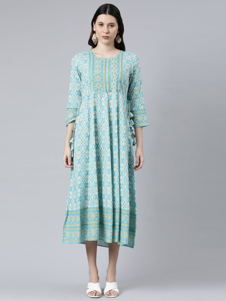 Neerus Green slub cotton printed floral kurti - front view