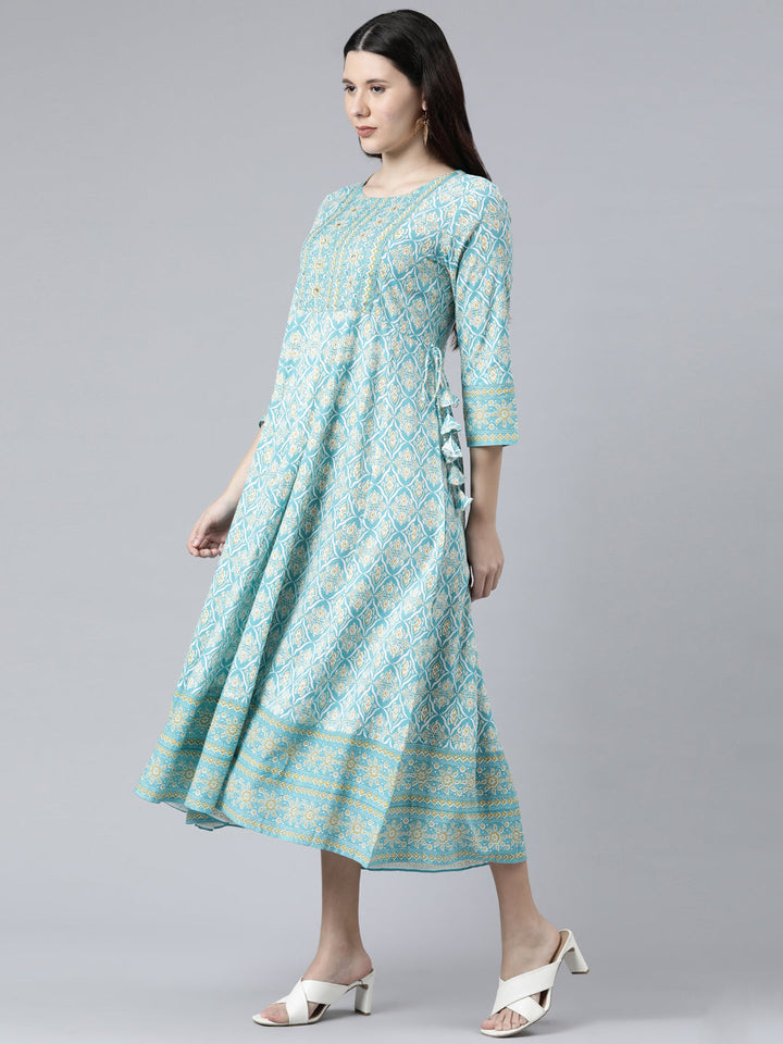 Neerus Green slub cotton printed floral kurti - back view