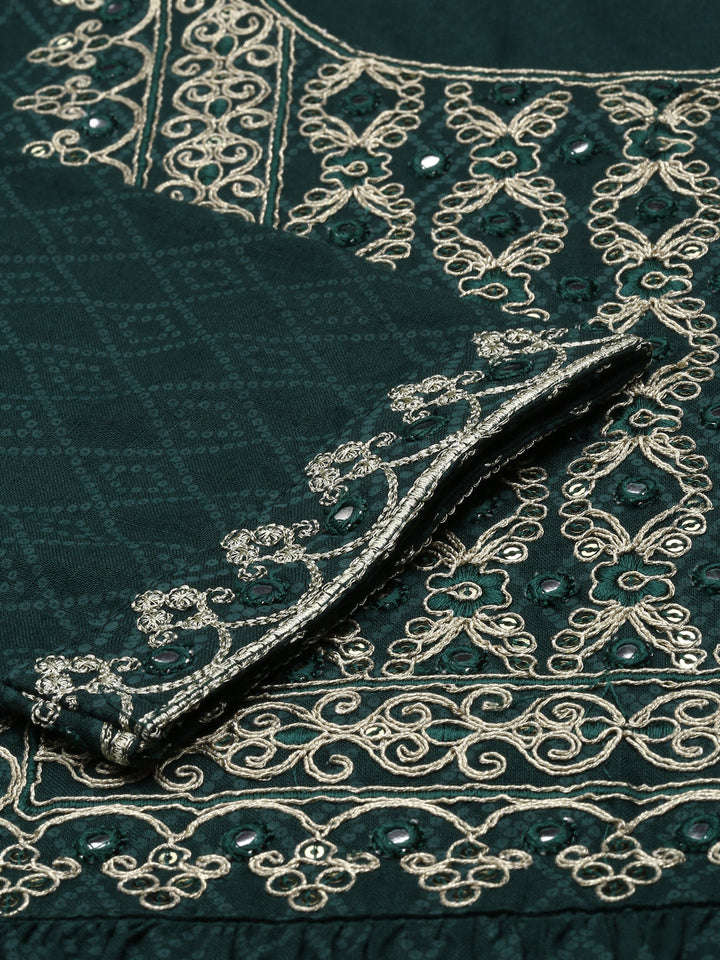Neerus Green slub cotton embroidered kurta set - detail view 2