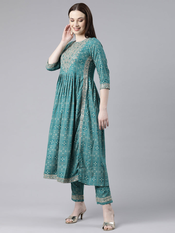 Neerus Green Viscose Rayon Printed Kurta Set - back view